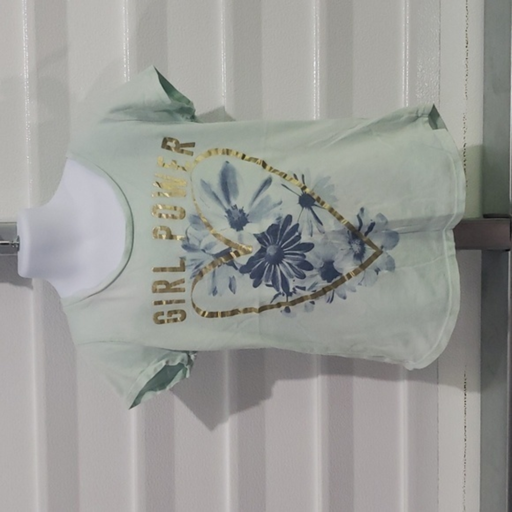 Girls tshirt